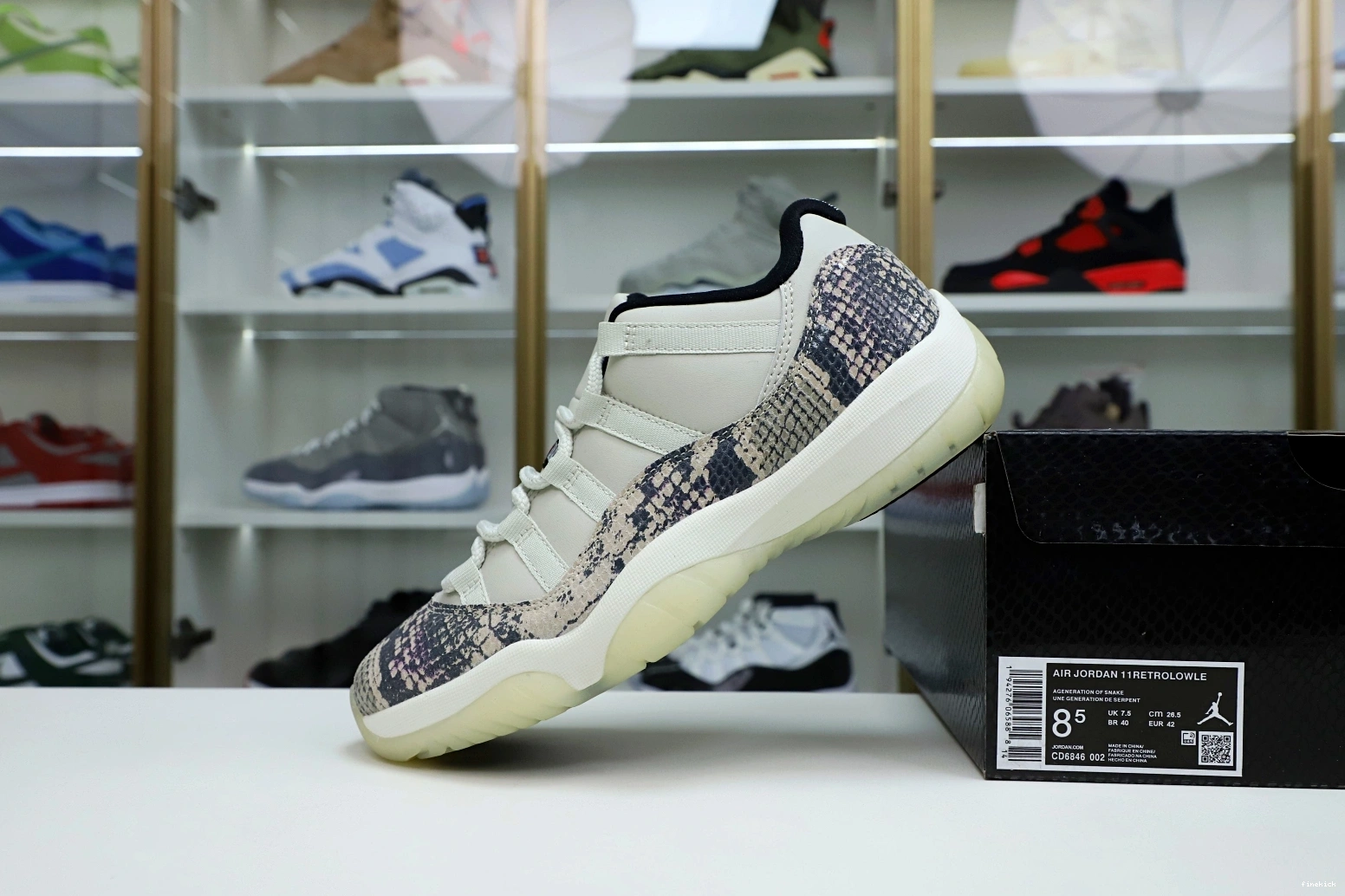 BONE SNAKESKIN LIGHT JORDAN AIR LOW 11 0122